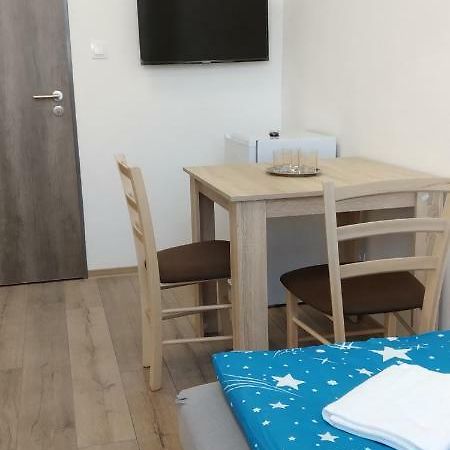 White Coral Club Hostel Kosice Ngoại thất bức ảnh