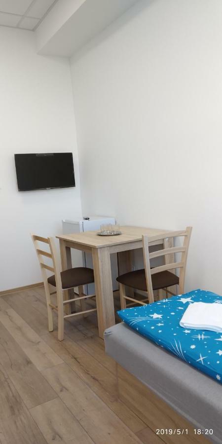 White Coral Club Hostel Kosice Ngoại thất bức ảnh