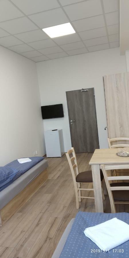 White Coral Club Hostel Kosice Ngoại thất bức ảnh